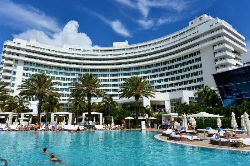 covet-edition-Best-Hotels-in-Miami-Fontainebleau-Miami-Beach-pools