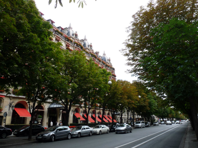 coveted-Your-Paris-Design-Guide-Paris_avenue_montaigne