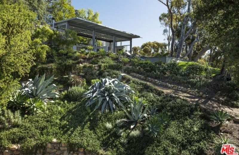 Natalie Portman's recently purshaced montecito estate 2