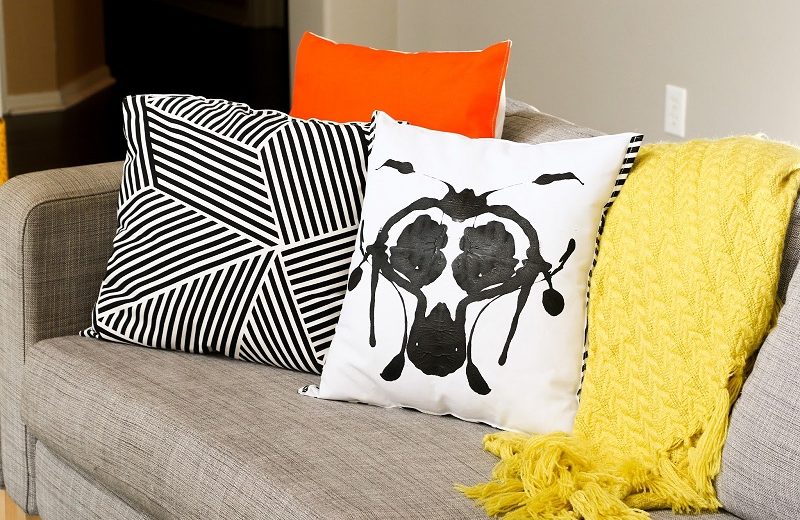 Be Inspired By The Most Coveted Luxury Halloween Decor Ideas ➤ To see more news about Luxury Design visit us at http://covetedition.com/ #interiordesign #homedecor #luxurybrand @BathroomsLuxury @bocadolobo @delightfulll @brabbu @essentialhomeeu @circudesign @mvalentinabath @luxxu @covethouse_