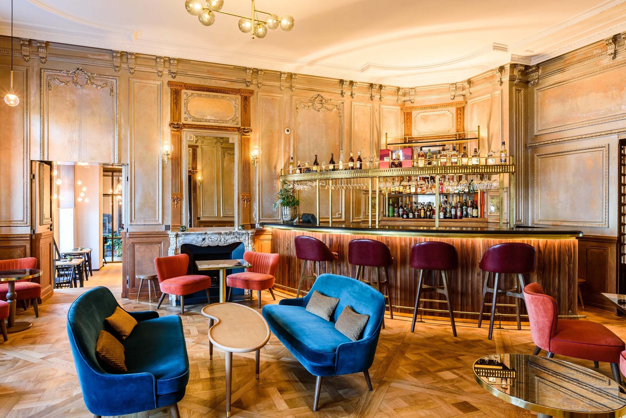 B3 Designers Bring the Nordic Theme to the Ritz-Carlton Geneva. To see more news about luxury hotels, subscribe our newsletter right now! #b3designers #ritzcarltongeneva #ritzcarltonhoteldelapaixgeneva #luxuryhotels #contemporarynordicminimalism #bestinteriordesigners #diningdecor