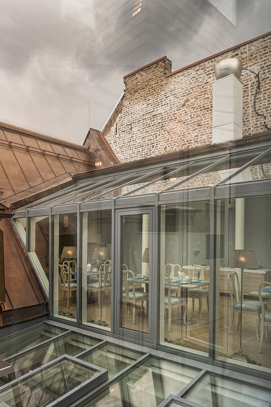 The New Relais Le Chevalier by Elisabetta de Strobel. To see more news about incredible hotels, subscribe our newsletter right now! #relaislechevalier #elisabettadestrobel #terzomillennium #tobeverona #topinteriordesigners #luxuryhotels #europeandesign #europeanhotels