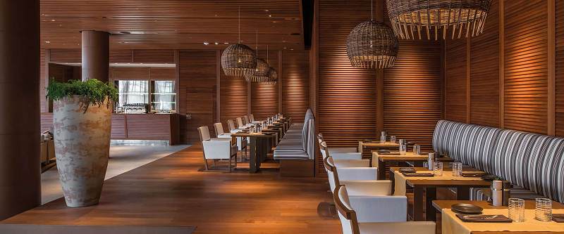 Celebrate Luxury in the New Bulgari Resort & Residences Dubai. To see more news about amazing hotels, subscribe our newsletter right now! #bulgariresortandresidencesdubai #bulgaridubai #bulgarihotels #luxuryhotels #nikoromitorestaurant #dubaihotels #middleeastluxuryvacations