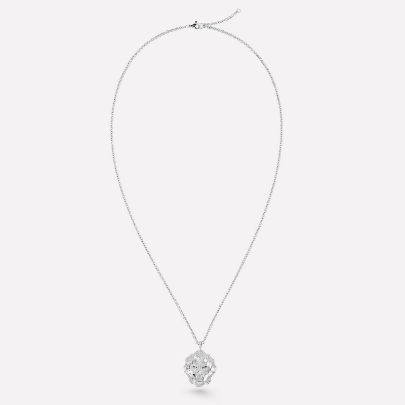 Coveted Magazine Selects the Best Luxury Christmas Gifts for Her > Coveted Magazine > The ultimate collector's luxury and design magazine > #christmasgifts #luxurychristmasgiftsforher #covetedmagazine