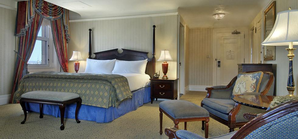 Discover the Enchantment of Fairmont Château Laurier. To see more news about incredible hotels, subscribe our newsletter right now! #fairmontchateaulaurier #accorhotels #luxuryhotels #premierbusinesslodgings #ottawahotels #canadahotels #fairmontgold #wilfridsrestaurant