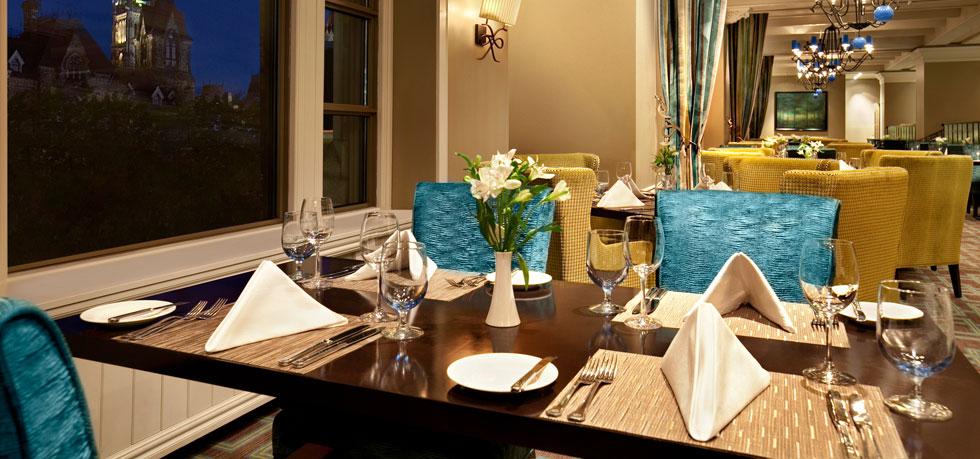 Discover the Enchantment of Fairmont Château Laurier. To see more news about incredible hotels, subscribe our newsletter right now! #fairmontchateaulaurier #accorhotels #luxuryhotels #premierbusinesslodgings #ottawahotels #canadahotels #fairmontgold #wilfridsrestaurant