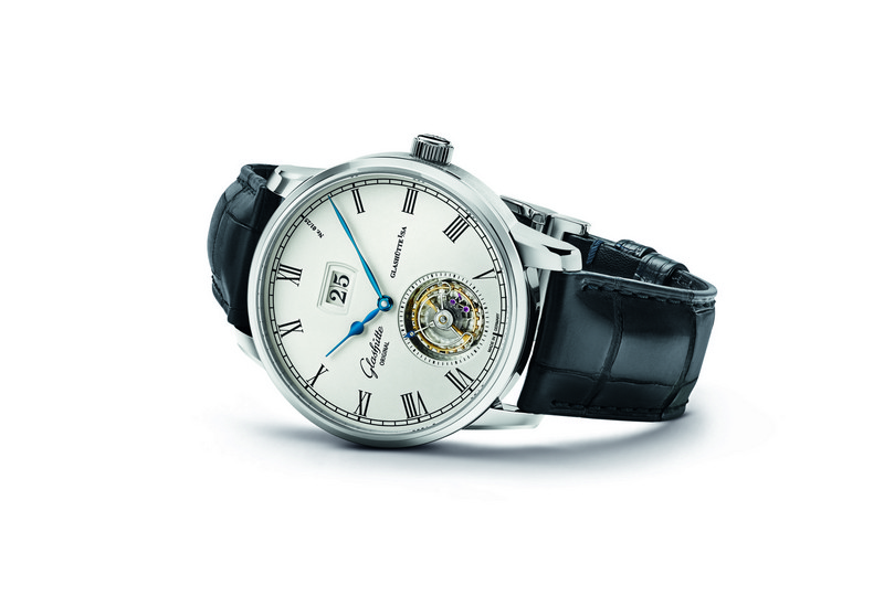 Discover the Whirlwind of the New Limited Edition Senator Tourbillon. To see more news about dazzling watches, subscribe our newsletter right now! #senatortourbillon #glashutteoriginal #alfredhelwig #flyingtourbillon #luxurywatches #luxurybrands #luxurygoods #limitededitionwatches #limitededition
