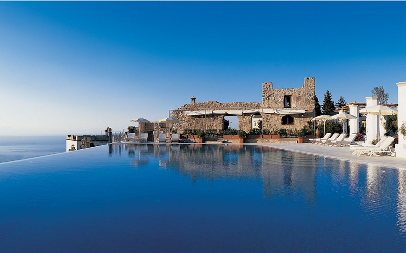 Discover the Best Luxury Hotels for Celebrity Sightings - Part 1. To see more news about luxury hotels, subscribe our newsletter right now! #luxuryhotels #celebritieslife #celebritysightings #besthotels #bestluxuryhotels #bestamericanhotels #besteuropeanhotels #besttravelexperiences