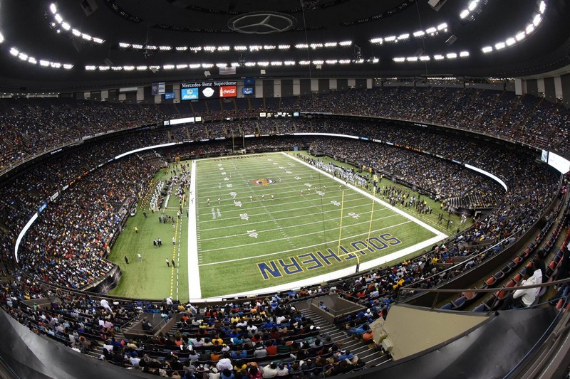 Remember the Super Bowl Stadiums of the 2010s. To see more news about architecture, subscribe our newsletter right now! #superbowl #superbowlstadiums #footballstadiums #sportsstadiums #superbowllii #mercedesbenzstadium #usbankstadium #nrgstadium #levisstadium