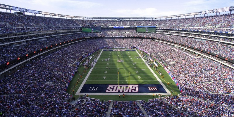 Remember the Super Bowl Stadiums of the 2010s. To see more news about architecture, subscribe our newsletter right now! #superbowl #superbowlstadiums #footballstadiums #sportsstadiums #superbowllii #mercedesbenzstadium #usbankstadium #nrgstadium #levisstadium