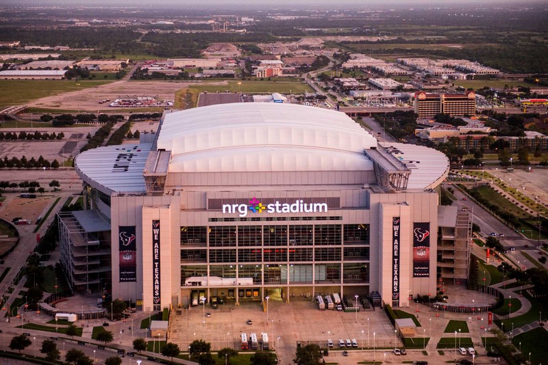 Remember the Super Bowl Stadiums of the 2010s. To see more news about architecture, subscribe our newsletter right now! #superbowl #superbowlstadiums #footballstadiums #sportsstadiums #superbowllii #mercedesbenzstadium #usbankstadium #nrgstadium #levisstadium