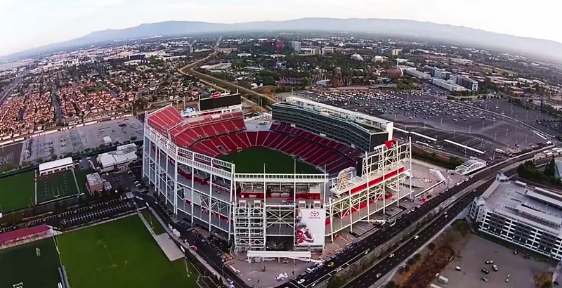 Remember the Super Bowl Stadiums of the 2010s. To see more news about architecture, subscribe our newsletter right now! #superbowl #superbowlstadiums #footballstadiums #sportsstadiums #superbowllii #mercedesbenzstadium #usbankstadium #nrgstadium #levisstadium