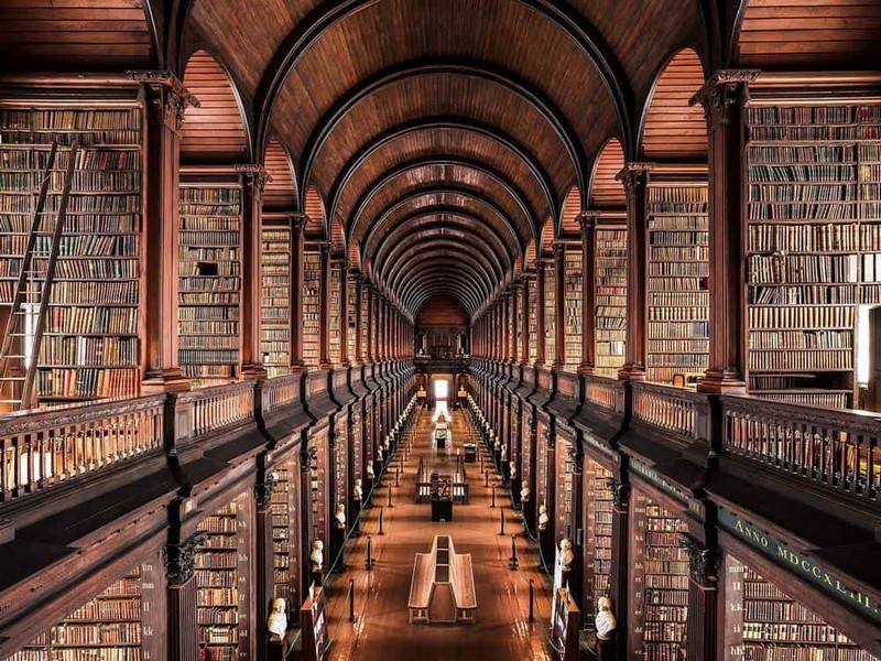 Discover the World's Most Beautiful Libraries Around the World 7