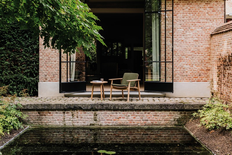 Enjoy the Outdoor Space with the Riva Collection by Kettal. To see more news about design brands, subscribe our newsletter right now! #kettal #rivacollection #luxurybrands #topdesignerbrands #outdoorfurniture #jaspermorrison #patriciaurquiola #outdoordecorideas #outdoordecorating