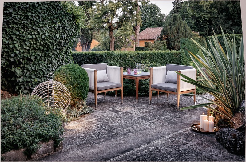 Smania Takes a Sensory Journey in Salone del Mobile 2018. To see more news about design, subscribe our newsletter right now! #salonedelmobile2018 #smania #milandesignweek2018 #isaloni2018 #fuorisalone2018 #luxurybrands #craftsmanship #timelessluxury #massimoiosaghini