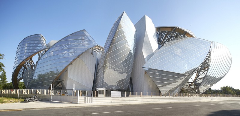 Louis Vuitton Foundation is Selecting the Best Frank Gehry Pictures
