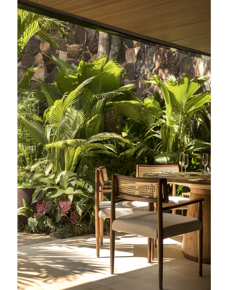 Best interior Design Projects: Restaurant Tartuferia San Paolo By MF Arquitetos ➤ #covetedmagazine #luxurymagazine #luxuryliving #interiordesign #homedecor #milandesignweek2019 #salonedelmobile2019 #isaloni2019 #maisonetobjet ➤ www.covetedition.com ➤ @covetedmagazine @bocadolobo @delightfulll @brabbu @essentialhomeeu @circudesign @mvalentinabath @luxxu @covethouse_ @rug_society @pullcast_jewelryhardware @bybrabbucontract