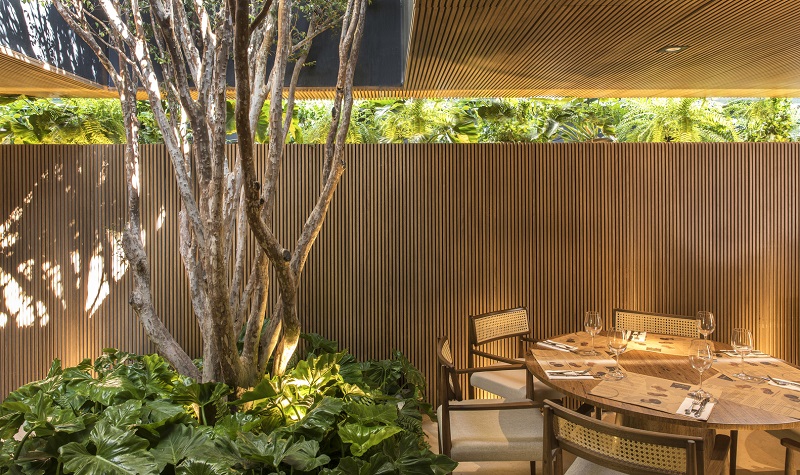 Best Design Projects: Restaurant Tartuferia San Paolo By MF Arquitetos ➤ #covetedmagazine #luxurymagazine #luxuryliving #interiordesign #homedecor #milandesignweek2019 #salonedelmobile2019 #isaloni2019 #maisonetobjet ➤ www.covetedition.com ➤ @covetedmagazine @bocadolobo @delightfulll @brabbu @essentialhomeeu @circudesign @mvalentinabath @luxxu @covethouse_ @rug_society @pullcast_jewelryhardware @bybrabbucontract