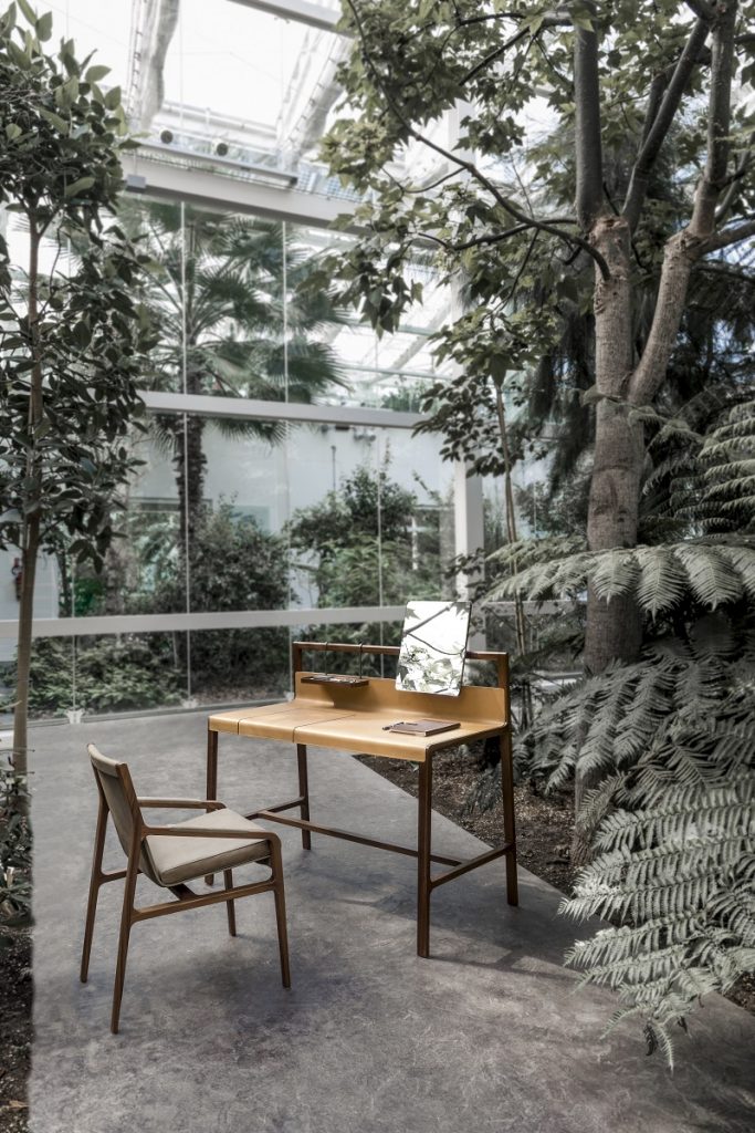 New Office With Scribe, The New Contemporary-style Desk by Alivar ➤ #covetedmagazine #luxurymagazine #luxuryliving #interiordesign #homedecor #milandesignweek2019 #salonedelmobile2019 #isaloni2019 #maisonetobjet ➤ www.covetedition.com ➤ @covetedmagazine @bocadolobo @delightfulll @brabbu @essentialhomeeu @circudesign @mvalentinabath @luxxu @covethouse_ @rug_society @pullcast_jewelryhardware @bybrabbucontract