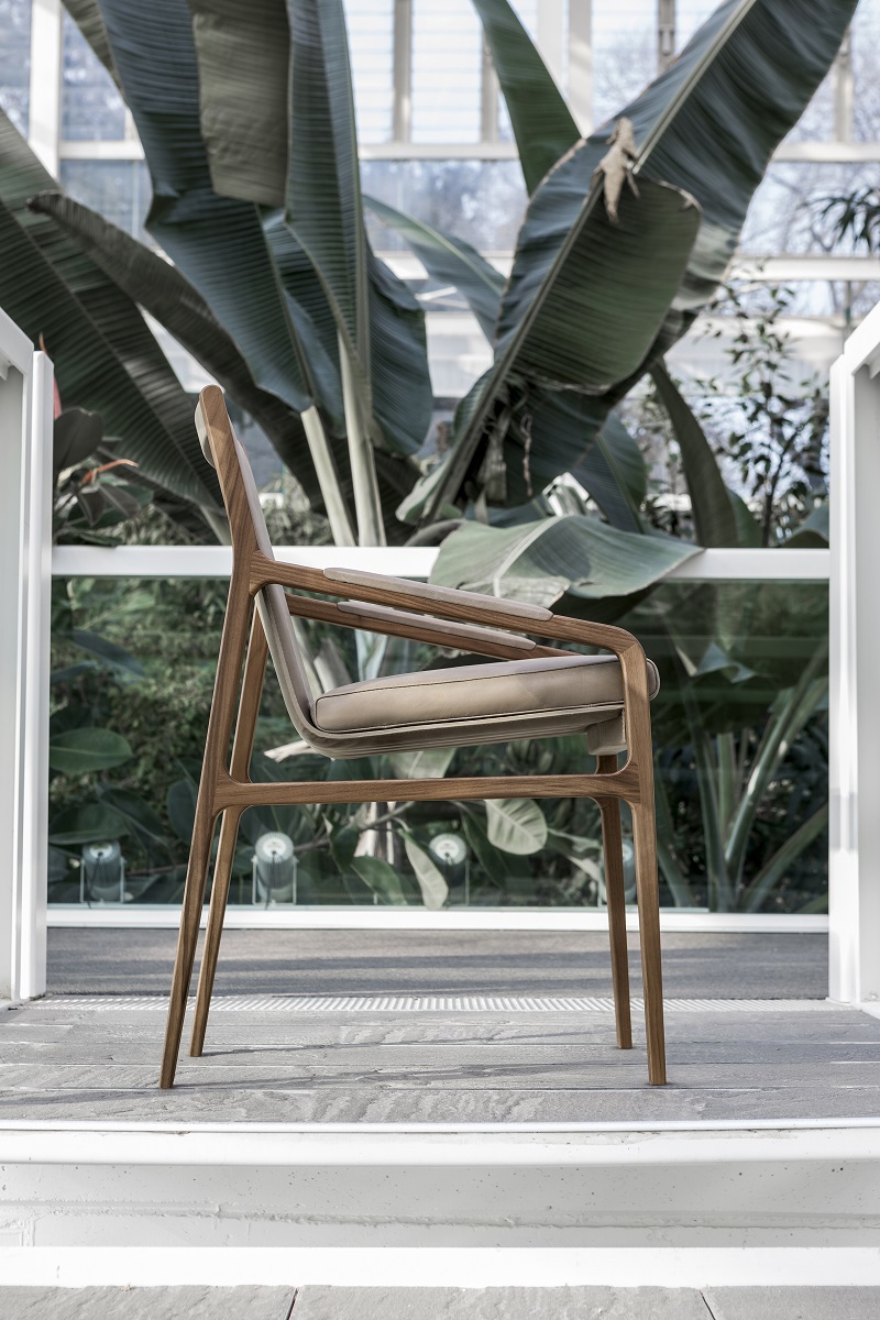 New Office With Scribe, The New Contemporary-style Desk by Alivar ➤ #covetedmagazine #luxurymagazine #luxuryliving #interiordesign #homedecor #milandesignweek2019 #salonedelmobile2019 #isaloni2019 #maisonetobjet ➤ www.covetedition.com ➤ @covetedmagazine @bocadolobo @delightfulll @brabbu @essentialhomeeu @circudesign @mvalentinabath @luxxu @covethouse_ @rug_society @pullcast_jewelryhardware @bybrabbucontract