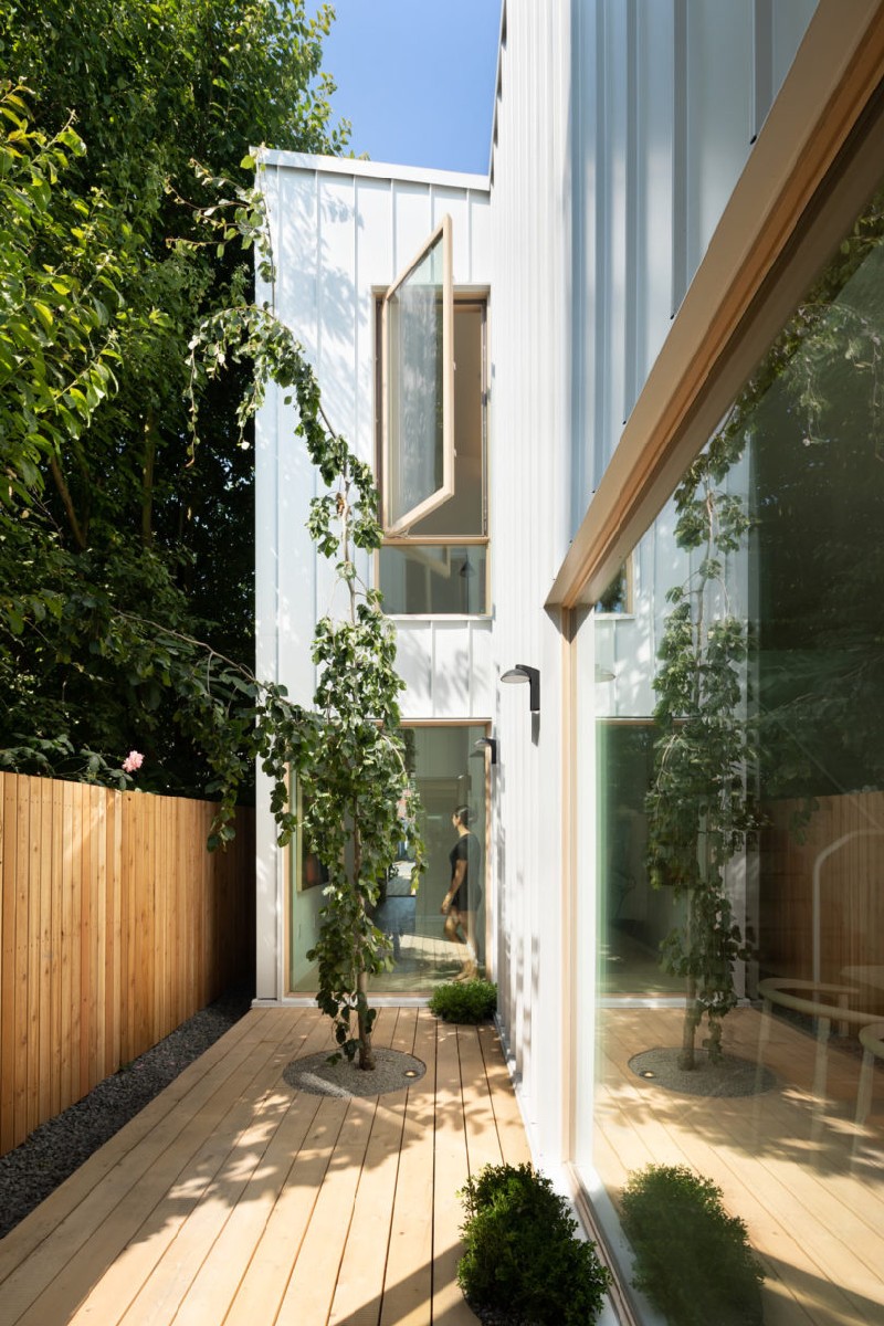 Inside The Saint George House by Randy Bens and Falken Reynolds