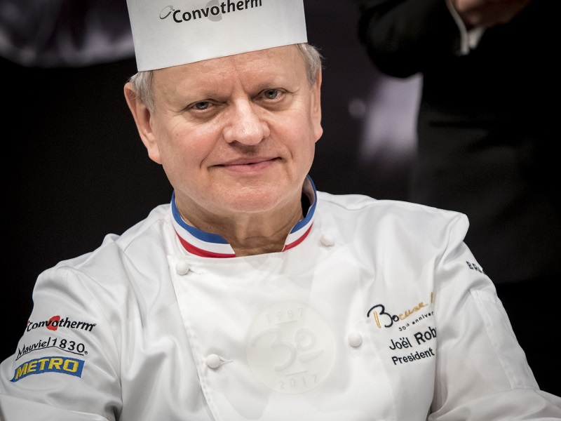 Most Coveted Luxury Restaurants From Chef of the Century Joël Robuchon ➤ #covetedmagazine #frenchcuisine #luxuryrestaurants ➤ www.covetedition.com ➤ @covetedmagazine @bocadolobo @delightfulll @brabbu @essentialhomeeu @circudesign @mvalentinabath @luxxu @covethouse_ @rug_society @pullcast_jewelryhardware @bybrabbucontract