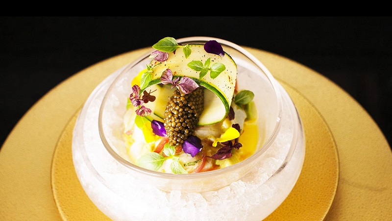 Most Coveted Luxury Restaurants From Chef of the Century Joël Robuchon ➤ #covetedmagazine #frenchcuisine #luxuryrestaurants ➤ www.covetedition.com ➤ @covetedmagazine @bocadolobo @delightfulll @brabbu @essentialhomeeu @circudesign @mvalentinabath @luxxu @covethouse_ @rug_society @pullcast_jewelryhardware @bybrabbucontract
