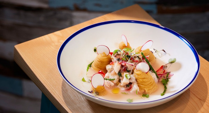 Secrets from Portugal: Ria Restaurant at Anantara Vilamoura ➤ #covetedmagazine #secretsfromportugal #luxuryhotel #riarestaurant #anantaravilamoura ➤ www.covetedition.com ➤ @covetedmagazine @bocadolobo @delightfulll @brabbu @essentialhomeeu @circudesign @mvalentinabath @luxxu @covethouse_ @rug_society @pullcast_jewelryhardware @bybrabbucontract