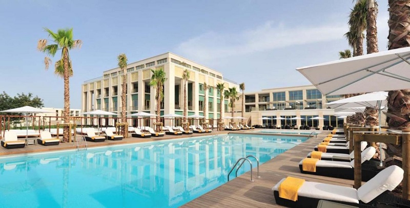 Secrets from Portugal: Ria Restaurant at Anantara Vilamoura ➤ #covetedmagazine #secretsfromportugal #luxuryhotel #riarestaurant #anantaravilamoura ➤ www.covetedition.com ➤ @covetedmagazine @bocadolobo @delightfulll @brabbu @essentialhomeeu @circudesign @mvalentinabath @luxxu @covethouse_ @rug_society @pullcast_jewelryhardware @bybrabbucontract