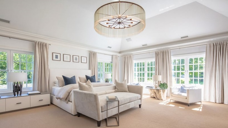 Celebrity Homes To Inspire Your Next Home Renovation Tommy Hilfiger ➤ #covetedmagazine #interiordesign #homedecor #inspirations #luxuryhomes #celebrityhomes #tommyhilfiger ➤ www.covetedition.com ➤ @covetedmagazine @bocadolobo @delightfulll @brabbu @essentialhomeeu @circudesign @mvalentinabath @luxxu @covethouse_ @rug_society @pullcast_jewelryhardware @bybrabbucontract