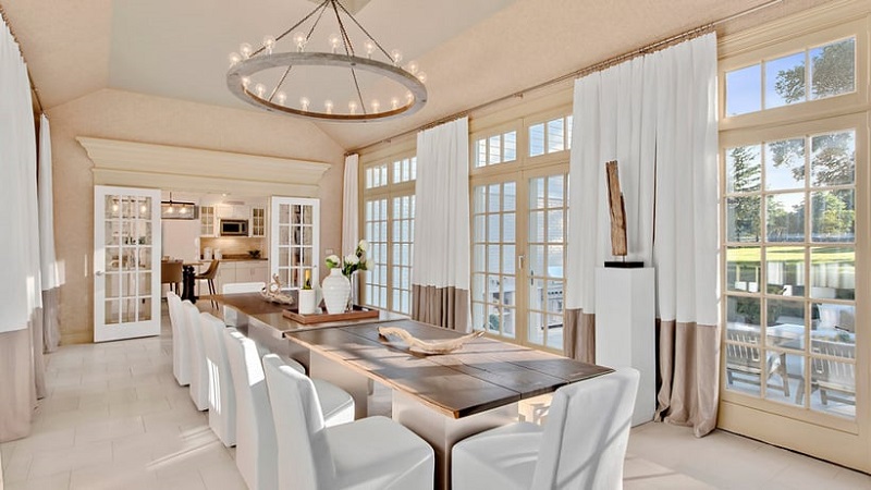 Celebrity Homes To Inspire Your Next Home Renovation Tommy Hilfiger ➤ #covetedmagazine #interiordesign #homedecor #inspirations #luxuryhomes #celebrityhomes #tommyhilfiger ➤ www.covetedition.com ➤ @covetedmagazine @bocadolobo @delightfulll @brabbu @essentialhomeeu @circudesign @mvalentinabath @luxxu @covethouse_ @rug_society @pullcast_jewelryhardware @bybrabbucontract