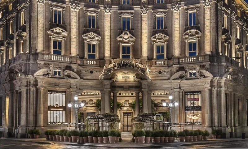 Discover Italy's First Starbucks and Its Amazing Interiors 