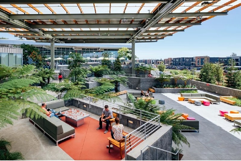 Facebook Expands Its Space With Building Designed by Frank Gehry