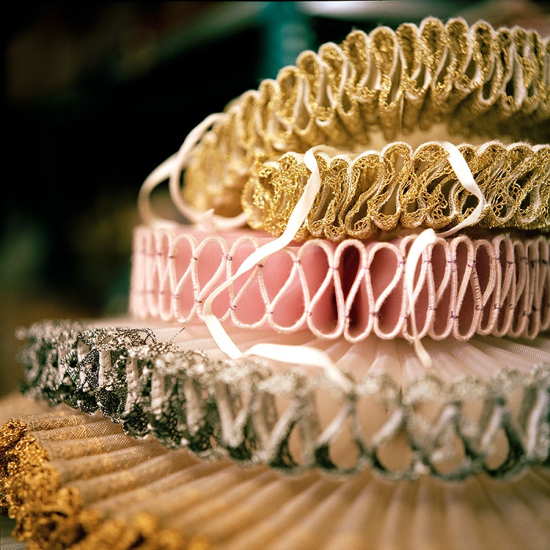 Join Homo Faber And Witness the Beauty of Venetial Artisans At Work ➤ #covetedmagazine #interiordesign #homedecor #venetialartisans #homofaber #contemporarycraftsmanship #europeancraftsmanship #craftsmanship ➤ www.covetedition.com ➤ @covetedmagazine @bocadolobo @delightfulll @brabbu @essentialhomeeu @circudesign @mvalentinabath @luxxu @covethouse_ @rug_society @pullcast_jewelryhardware @bybrabbucontract