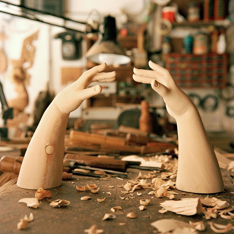 Join HomoFaber And Witness the Beauty of Venetial Artisans At Work ➤ #covetedmagazine #interiordesign #homedecor #venetialartisans #homofaber #contemporarycraftsmanship #europeancraftsmanship #craftsmanship ➤ www.covetedition.com ➤ @covetedmagazine @bocadolobo @delightfulll @brabbu @essentialhomeeu @circudesign @mvalentinabath @luxxu @covethouse_ @rug_society @pullcast_jewelryhardware @bybrabbucontract