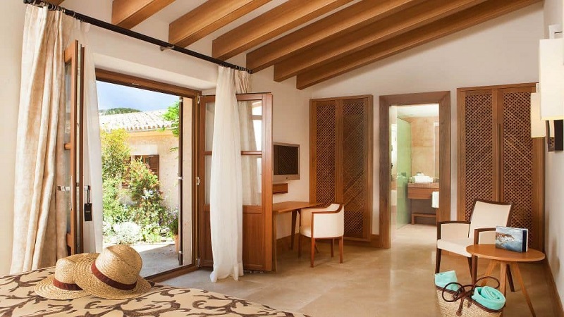 Luxury Travel Guide: Dreamy Hideaway at Castell Son Claret in Mallorca ➤ #covetedmagazine #luxuryoutdoorfurniture #luxurytravelguide #luxurytravel #inspirations ➤ www.covetedition.com ➤ @covetedmagazine @bocadolobo @delightfulll @brabbu @essentialhomeeu @circudesign @mvalentinabath @luxxu @covethouse_ @rug_society @pullcast_jewelryhardware @bybrabbucontract