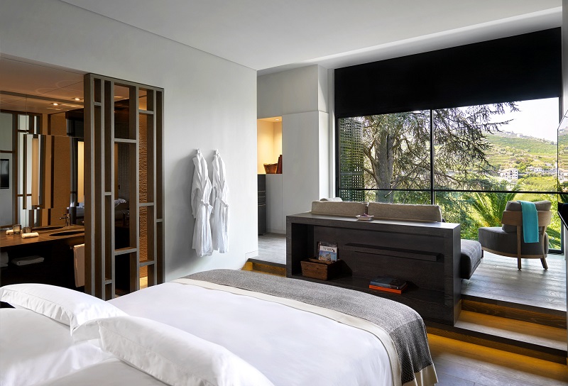 Luxury Travel Guide: The 10 Most Beautiful Places to Visit this Fall ➤ #covetedmagazine #interiordesign #homedecor #luxurytravelguide #luxurytravel #secretsfromportugal ➤ www.covetedition.com ➤ @covetedmagazine @bocadolobo @delightfulll @brabbu @essentialhomeeu @circudesign @mvalentinabath @luxxu @covethouse_ @rug_society @pullcast_jewelryhardware @bybrabbucontract Luxury Travel Guide