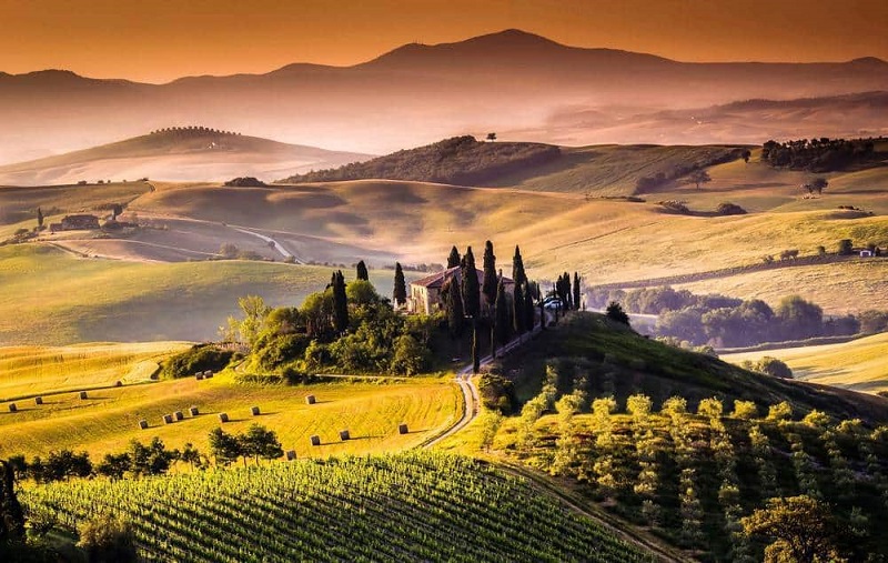 Luxury Travel Guide: The 10 Most Beautiful Places to Visit this Fall ➤ #covetedmagazine #interiordesign #homedecor #luxurytravelguide #luxurytravel #secretsfromportugal ➤ www.covetedition.com ➤ @covetedmagazine @bocadolobo @delightfulll @brabbu @essentialhomeeu @circudesign @mvalentinabath @luxxu @covethouse_ @rug_society @pullcast_jewelryhardware @bybrabbucontract Luxury Travel Guide