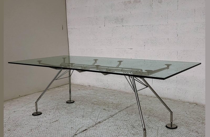 Top 20 Most Popular Post-Modern Dining Room Tables Spotted on 1stdibs ➤ #covetedmagazine #interiordesign #homedecor #luxuryinteriors #homeinteriordecor #postmodern #diningroomtables #postmoderndiningroomtables ➤ www.covetedition.com ➤ @covetedmagazine @bocadolobo @delightfulll @brabbu @essentialhomeeu @circudesign @mvalentinabath @luxxu @covethouse_ @rug_society @pullcast_jewelryhardware @bybrabbucontract