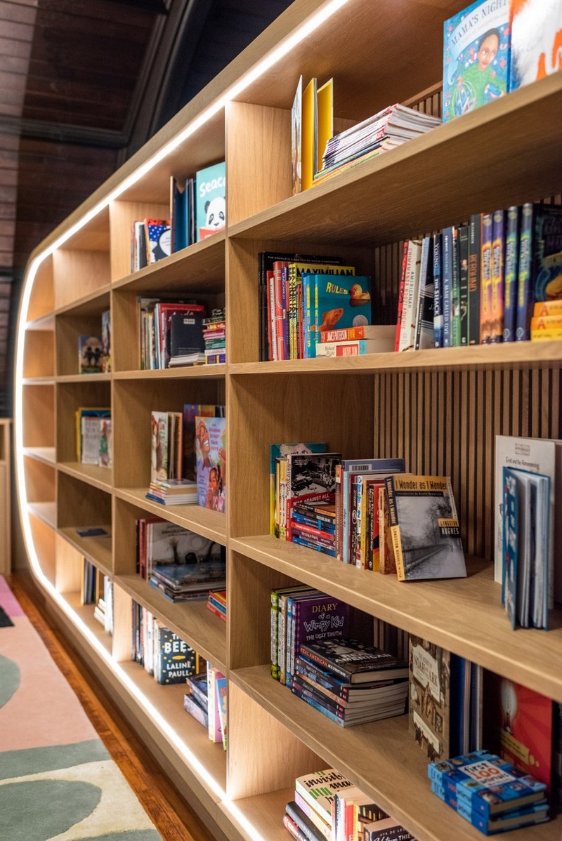 Michael K. Chen Architecture Created a Glowing Kids Library