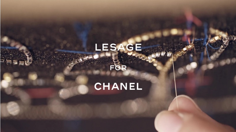 Recall Karl Lagerfeld's Tribute to Métiers D’Art and Fine Crafts 1 ➤ #covetedmagazine #interiordesign #homedecor #thebestofmom #craftsmanship #designtrends #craftsmanship #trends #luxurybrands ➤ www.covetedition.com ➤ @covetedmagazine @bocadolobo @delightfulll @brabbu @essentialhomeeu @circudesign @mvalentinabath @luxxu @covethouse_ @rug_society @pullcast_jewelryhardware @byfoogo