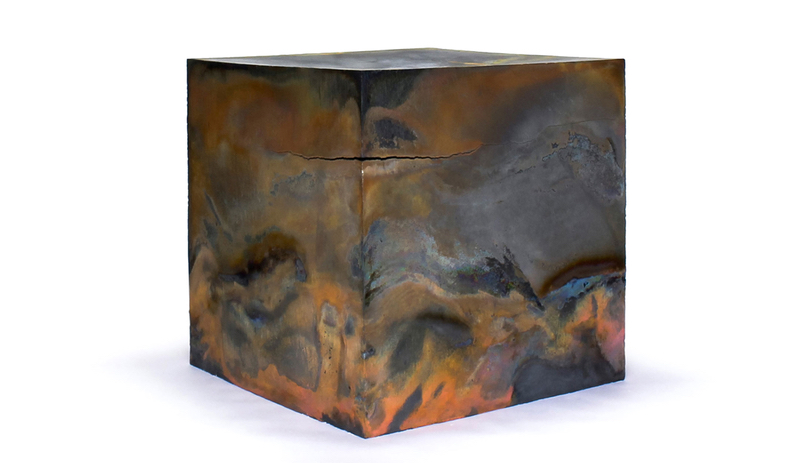 Tomonari Hashimoto creates Ceramic and Metal-like
