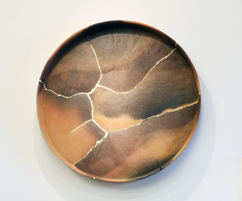 Tomonari Hashimoto creates Ceramic and Metal-like