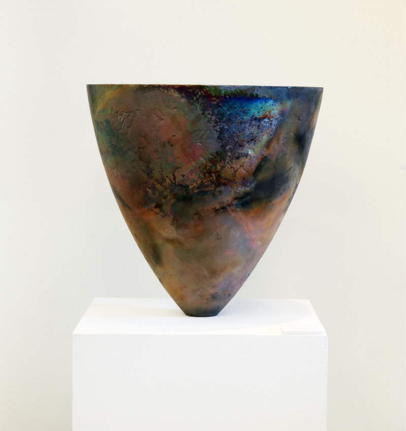 Tomonari Hashimoto creates Ceramic and Metal-like
