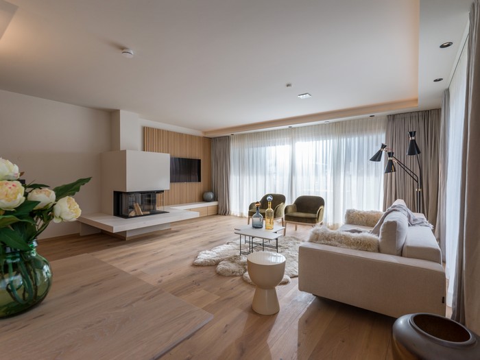 MINIMALIST RESIDENTIAL PROJECT BY APRIL UND BONNIE STUDIO